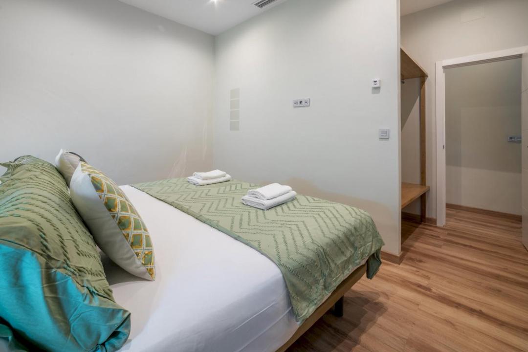 2 Bedrooms 1.5 Bathrooms Furnished - Justicia - Refurbished - Mintystay マドリード エクステリア 写真