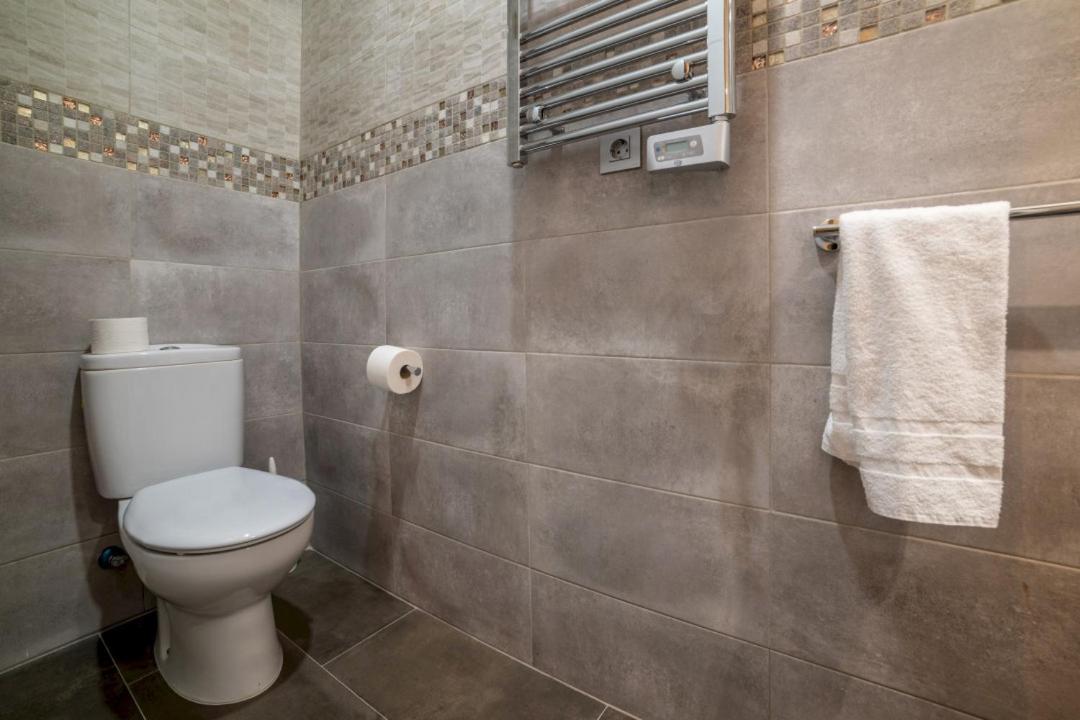 2 Bedrooms 1.5 Bathrooms Furnished - Justicia - Refurbished - Mintystay マドリード エクステリア 写真